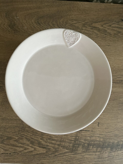 Mała różowa patera z sercem na nóżce ceramiczna - 20cm